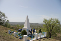Братская могила в городе Светлограде (Ставропольский край). Фото Светланы Беликовой.