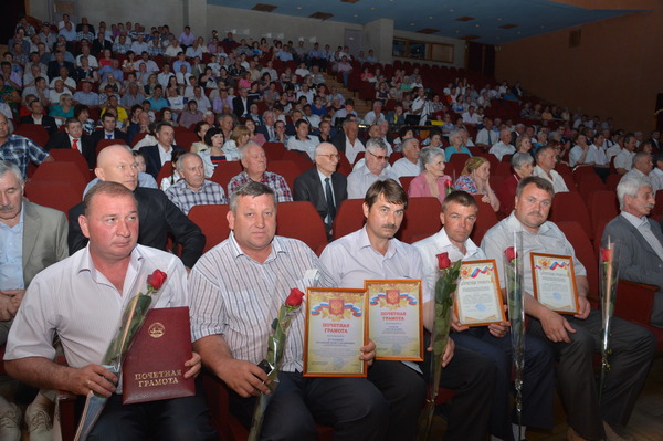 Работники Моздокского ЛПУ МГ получили награды