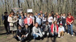 Участники экологического субботника "Зеленая Весна" в г. Ставрополе