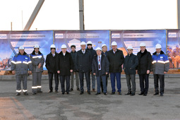 Участники встречи перед газораспределительной станцией хутора Спорного