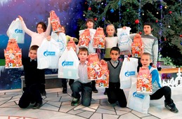 Каждый ребенок получил рождественский подарок от организаторов акции