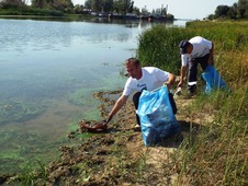 Уборка водоохранной зоны р. Серебряная Воложка (Астраханская область)