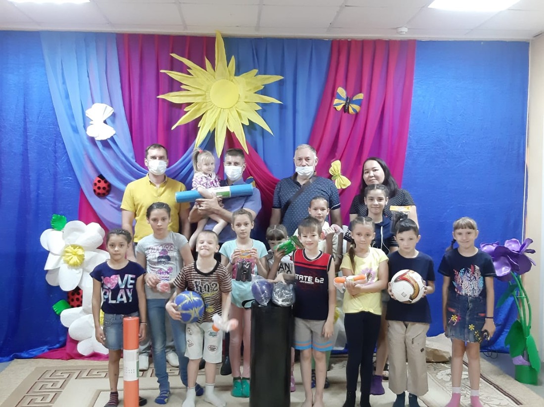 День защиты детей в социально-реабилитационном центре для несовершеннолетних "Дружба" в селе Зензели Астраханской области