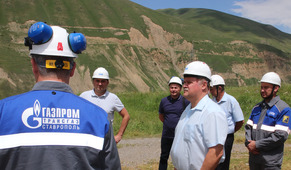 В состав рабочей группы вошли представители энергетической компании, дочерних предприятий и подрядных организаций. Фото Дмитрия Ляпкало.