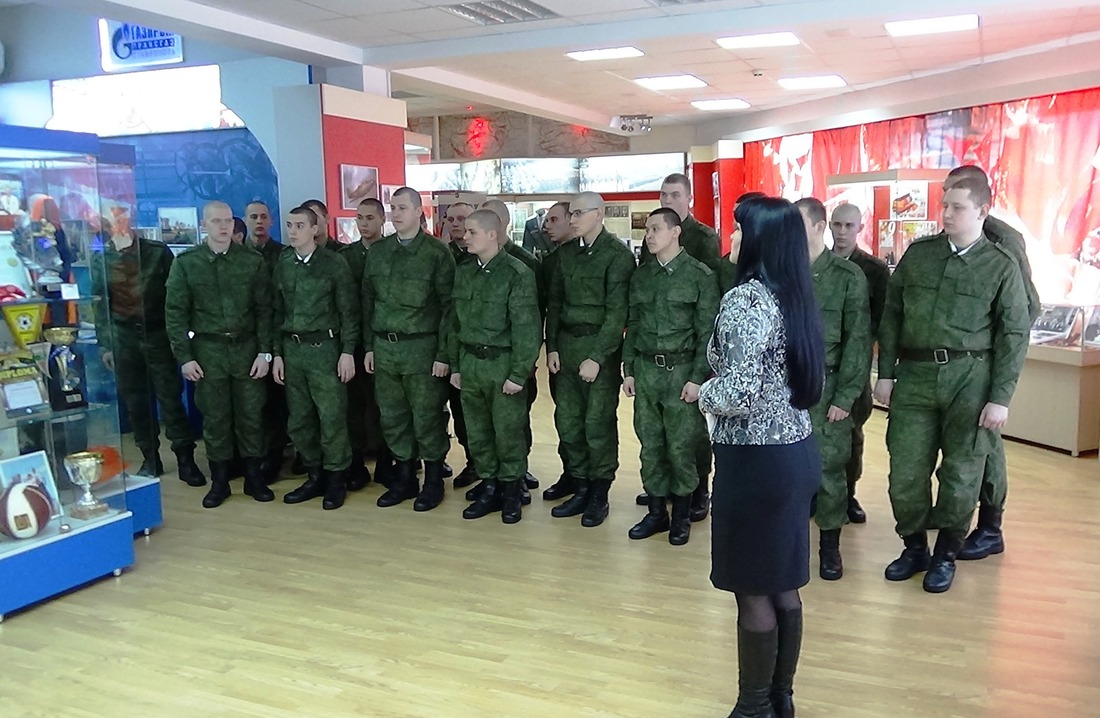 На экскурсии военнослужащие воинской части № 12304 села Московского
