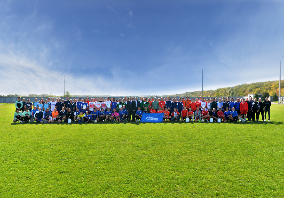 Участники и организаторы корпоративных соревнований по мини-футболу, 2019 год