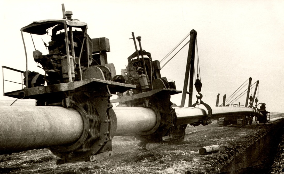 Укладка магистрального газопровода Ставрополь — Грозный, 1957 год.