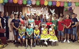 Гости праздничного концерта с воспитанниками детского дома