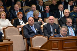 Генеральный директор ООО "Газпром трансгаз Ставрополь" Алексей Завгороднев (в центре)