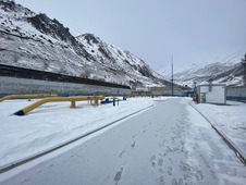 Снежные заносы на газоизмерительной станции "Зарамаг"