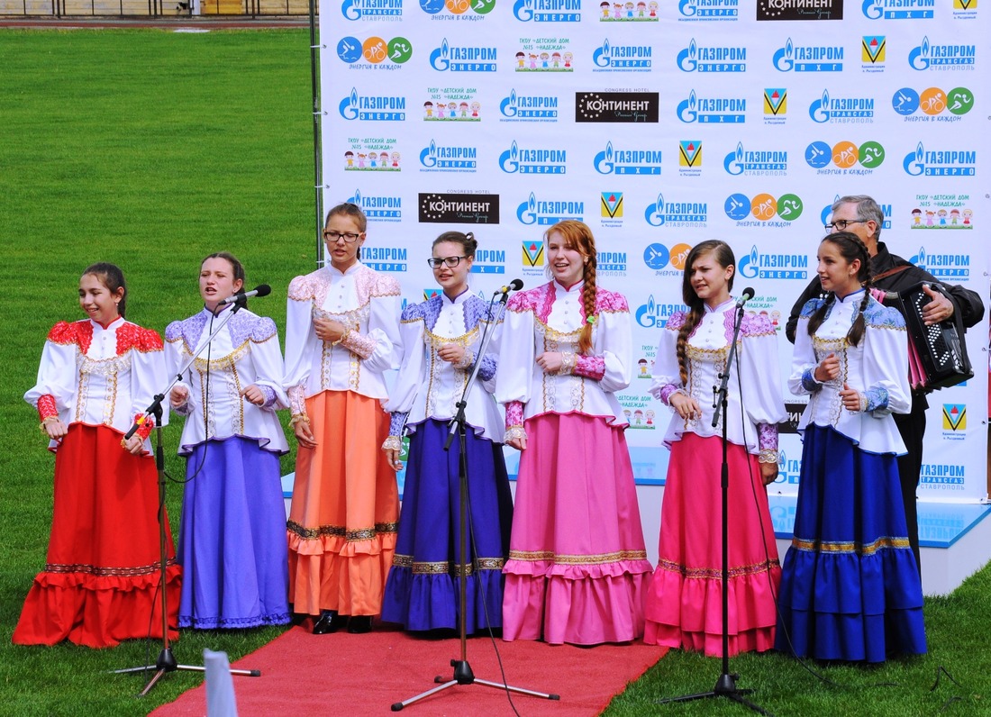 Благотворительный концерт был подготовлен артистами Дворца культуры и спорта ООО "Газпром трансгаз Ставрополь"