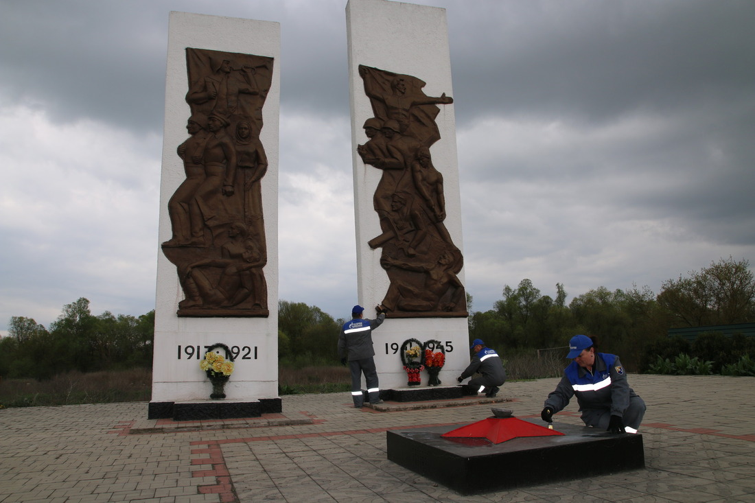 Мемориал героям Великой Отечественной войны в ст. Павлодольской (Республика Южная Осетия)