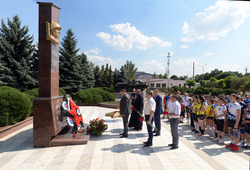 Траурный митинг в пос. Рыздвяном Ставропольского края