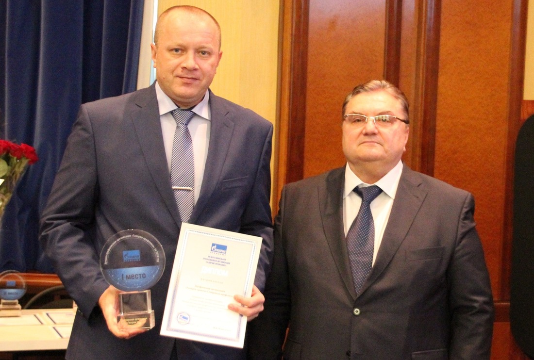 Председатель "Газпром трансгаз Ставрополь профсоюза" Геннадий Ожерельев (слева) и председатель "Газпром профсоюза" Владимир Ковальчук (справа)