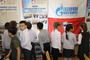 Школьники рассматривают тематическую выставку. Фото Астраханской областной общественной организации по патриотическому, правовому и физическому развитию молодежи