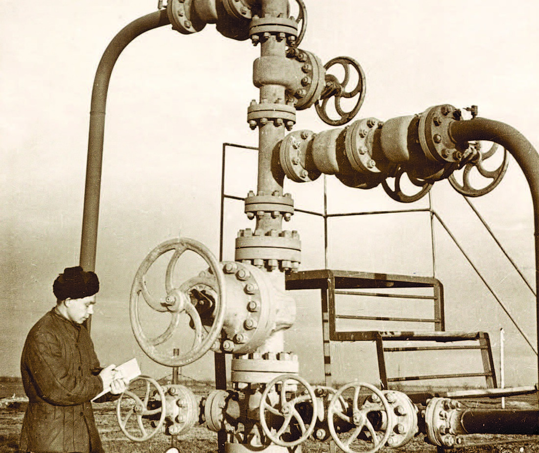 Ввод новой скважины в районе поселка Рыздвяного, 1956 год