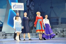 Представители ООО "Газпром трансгаз Ставрополь" на параде делегаций — участников фестиваля