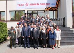 Алексей Завгороднев с ветеранами Великой Отечественной войны и тружениками тыла
