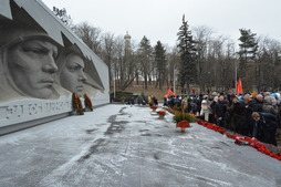 Возложение цветов в память о героях Великой Отечественной войны