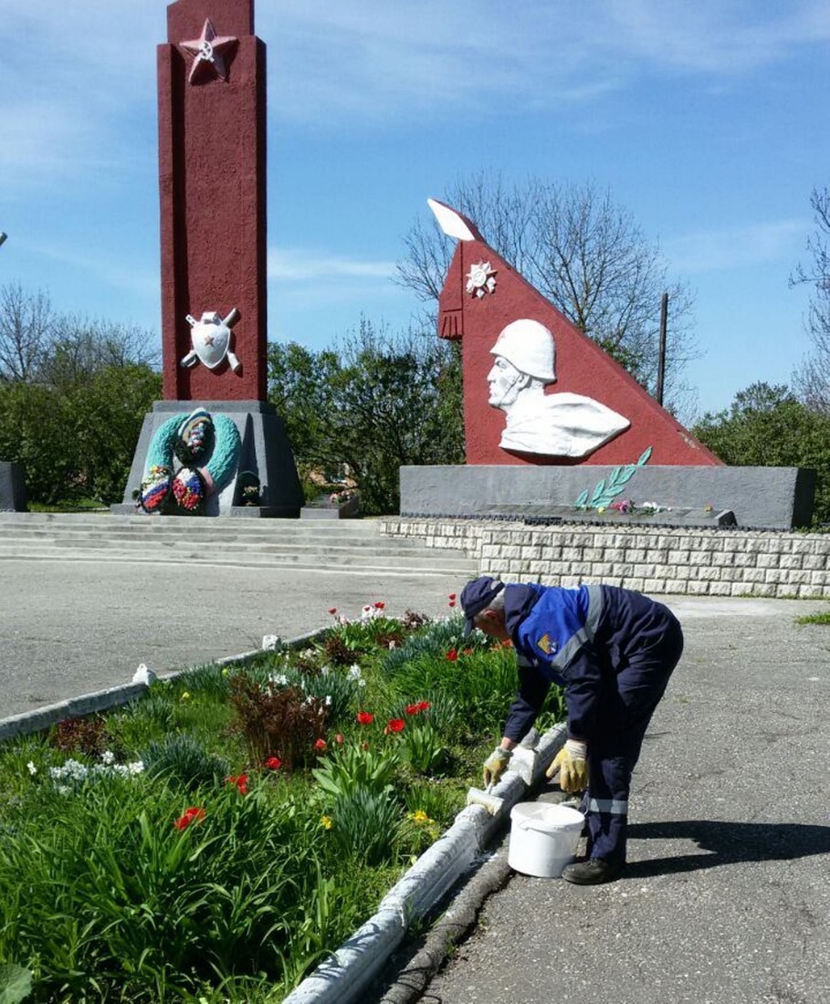 Монумент боевой славы в честь воинов, защищавших Кавказ в 1941-1945 годах, пос. Калининский, республика Северная Осетия — Алания