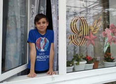 Окно Победы Ивана Гайворонского, учащегося подшефной средней общеобразовательной школы № 12 города Невинномысска
