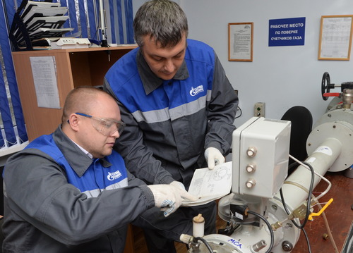 Метрологи ООО "Газпром трансгаз Ставрополь" за рабочим процессом
