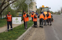 Газовики убирают улицы города Невинномысска Ставропольского края