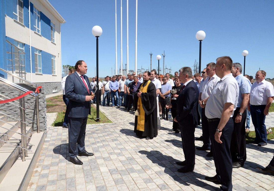 Генеральный директор ООО "Газпром трансгаз Ставрополь" Алексей Завгороднев приветствует работников филиала