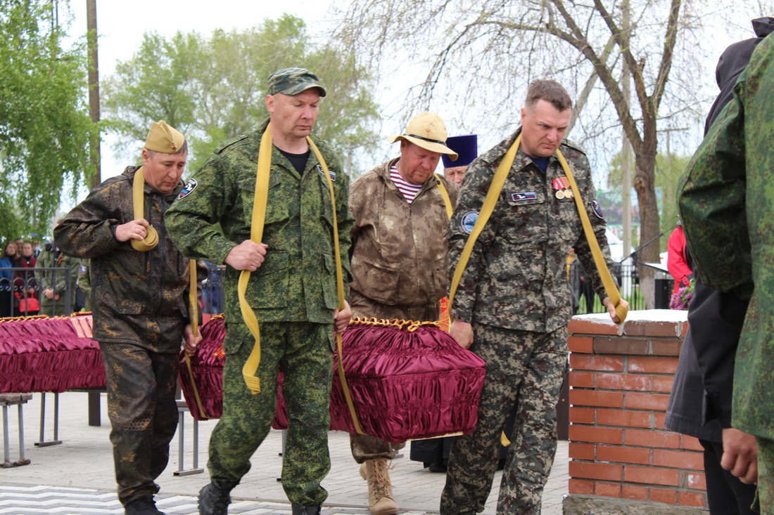 Захоронение останков солдат в Ростовской области