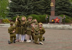 Танцевальный номер от воспитанников местного детского сада