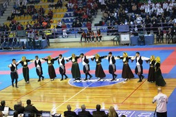 Популярный греческий танец сиртаки