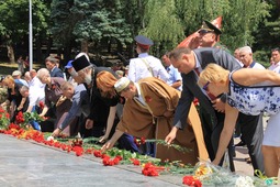 Алексей Завгороднев на возложении цветов в Ставрополе