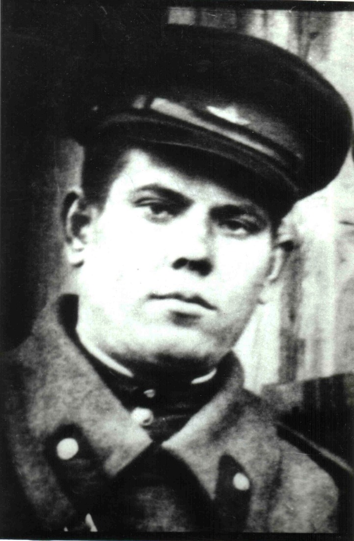 Михаил Егорович Сергеев в г. Саратове, 1945 год
