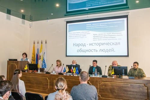 Круглый стол был посвящен истории и современности украинского народа. Фото пресс-службы РВИО в Ставропольском крае