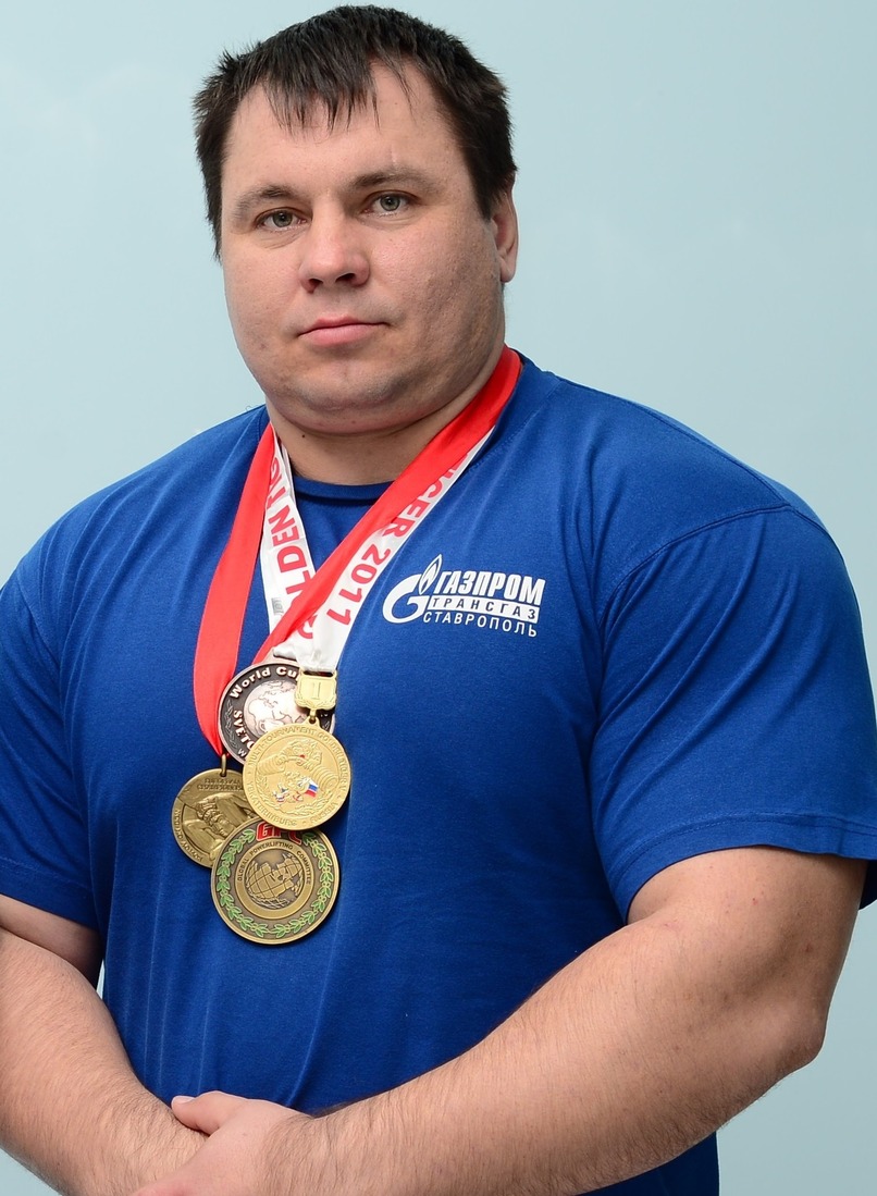 Семикратный чемпион мира по пауэрлифтингу Александр Зайцев.