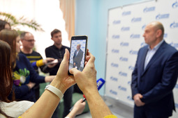 Виктор Мащенко общается с журналистами региональных СМИ