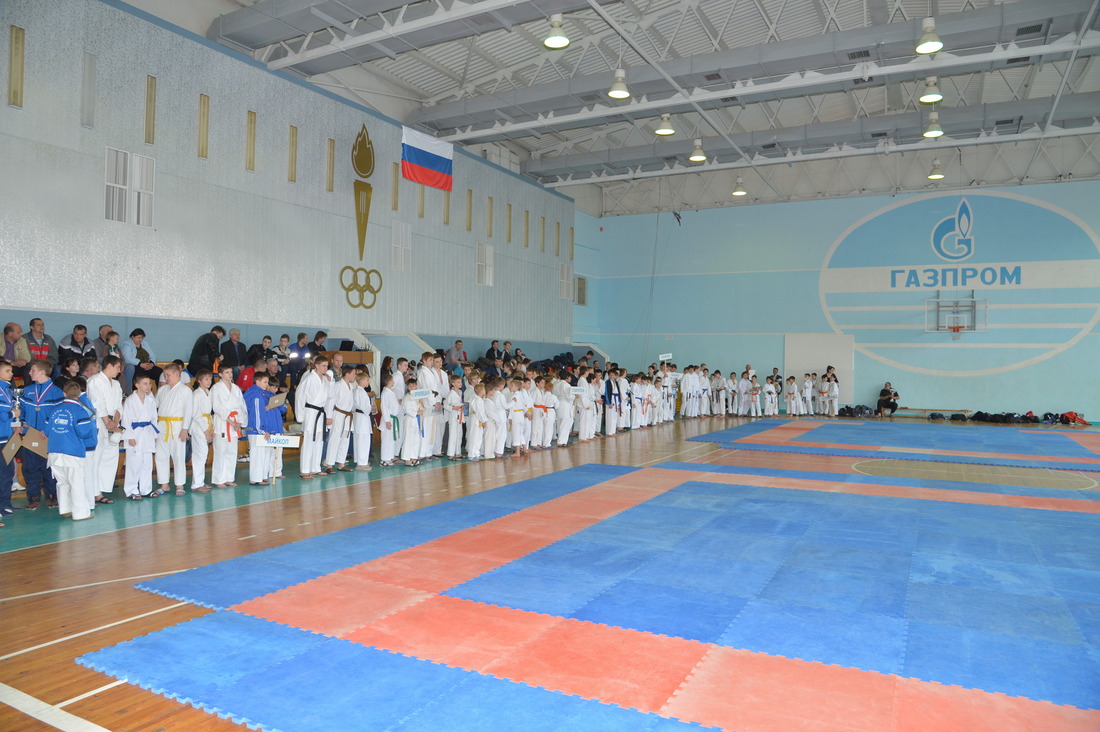 Торжественное построение участников соревнований