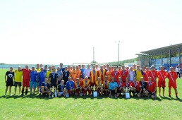 Участники корпоративного турнира по мини-футболу